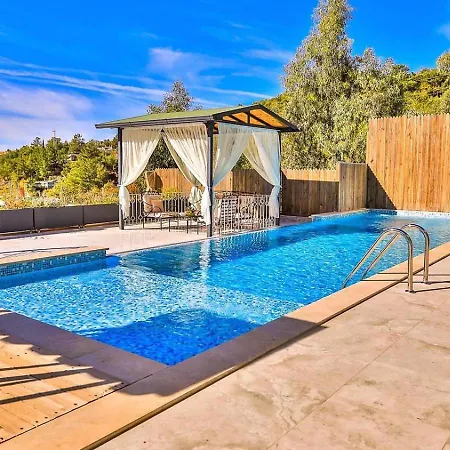 İslamlar 2 Bedroom Secluded With Private Pool Hot Tub Willa