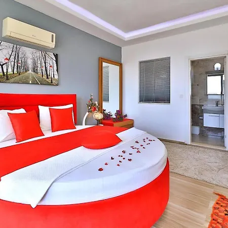 İslamlar 2 Bedroom Secluded With Private Pool Hot Tub Kalkan