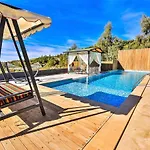Villa İslamlar 2 Bedroom Secluded With Private Pool Hot Tub