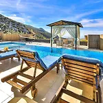 İslamlar 2 Bedroom Secluded With Private Pool Hot Tub Villa *