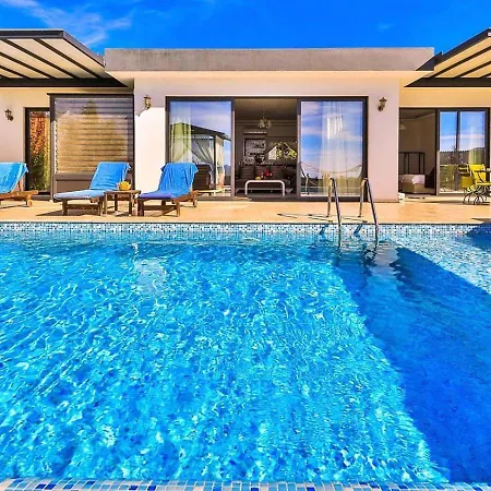 וילה İslamlar 2 Bedroom Secluded With Private Pool Hot Tub