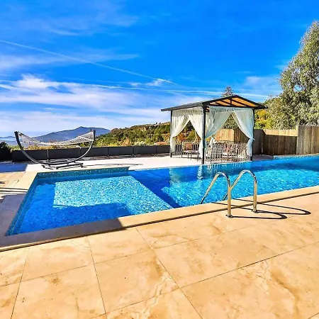 İslamlar 2 Bedroom Secluded With Private Pool Hot Tub